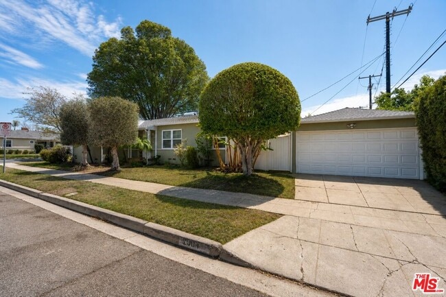 Photo - 2904 Oakhurst Ave