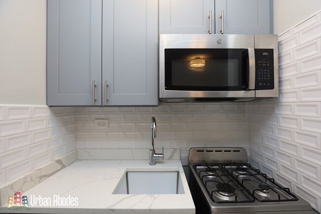 Photo - 541 W Belmont Ave