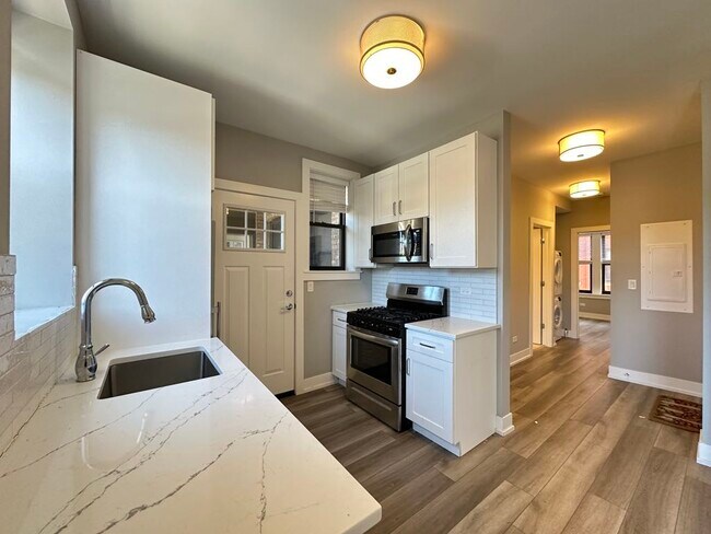 Photo - 3948.5 N Janssen Ave Unidad E3