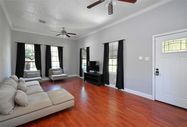 Building Photo - 504 Green St