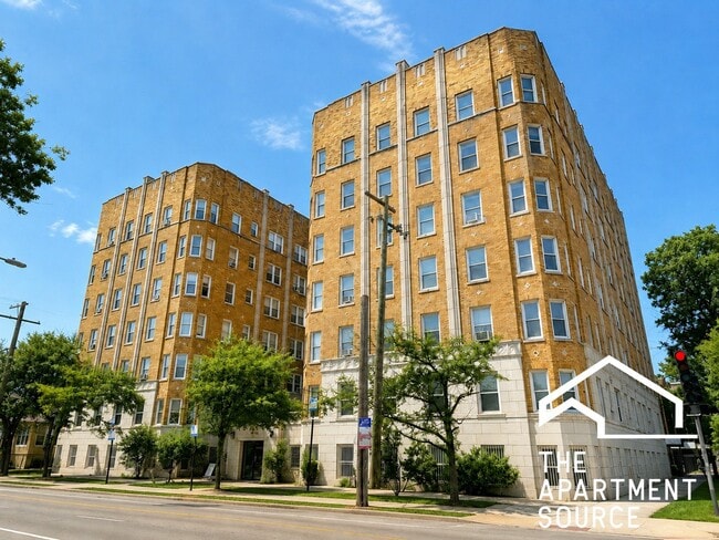 Building Photo - 6748 N Ashland Ave