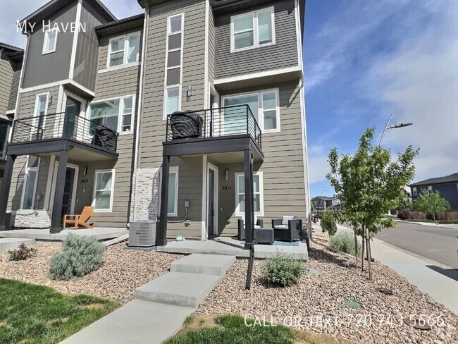 Building Photo - Beautiful and Spacious New Townhome in Nor...