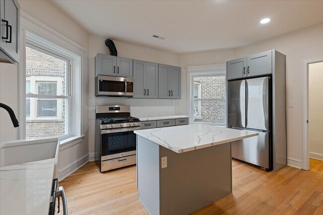 Photo - 4138 N Clarendon Ave Unidad 3F