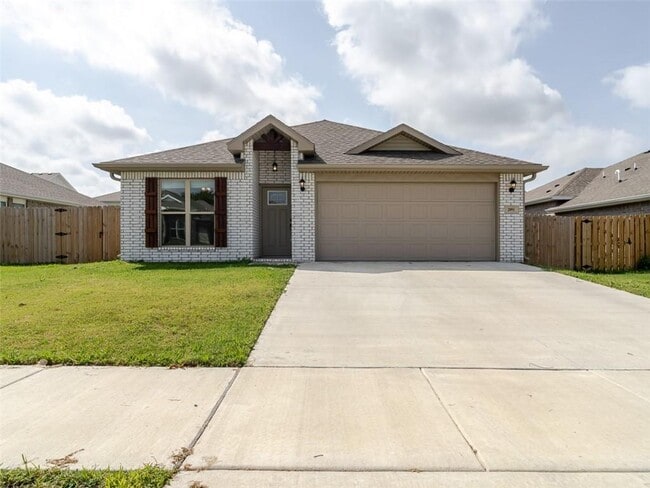 Building Photo - 2091 Bluestem Dr Rental