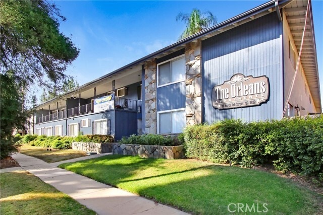 Photo - 30 N Ash St Townhome