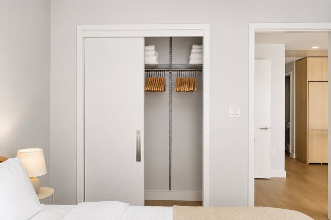Photo - 1224 M St NW Unidad 305