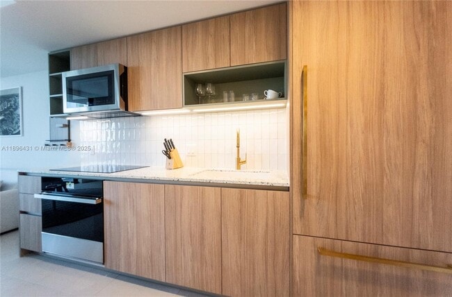 Photo - 159 NE 6th St Unidad 2508