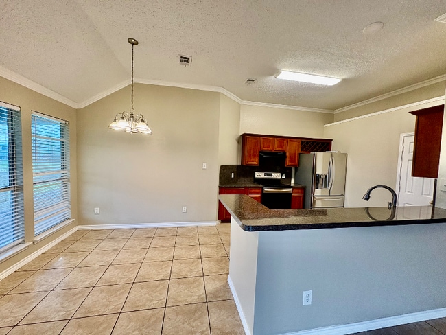 Photo - 385 Westward Dr