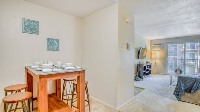 Photo - Saunders Crossing