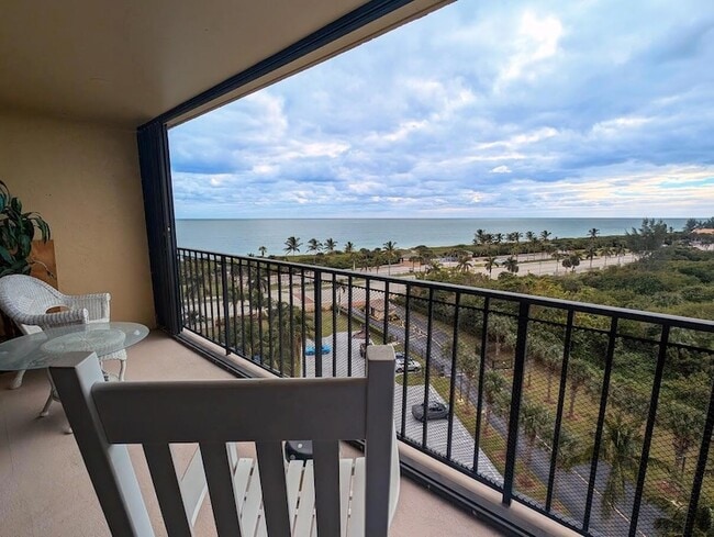 Building Photo - 801 S Ocean Dr Unit 910 Rental