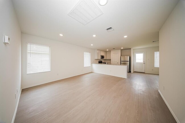 Photo - 3704 Palmetto Blf Dr
