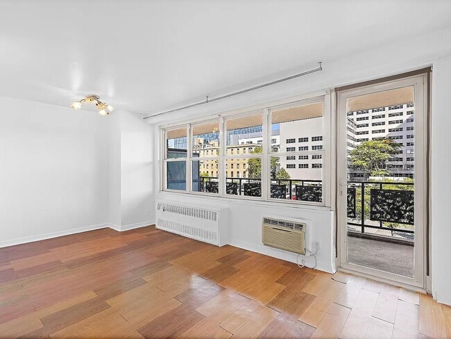 Building Photo - 2650 Ocean Pkwy