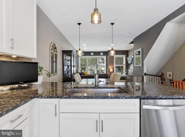 Photo - 147 Decoverly Dr