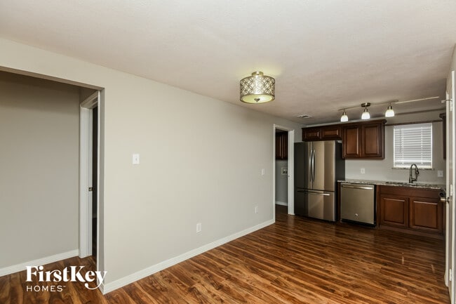 Photo - 10208 Dawson Trail
