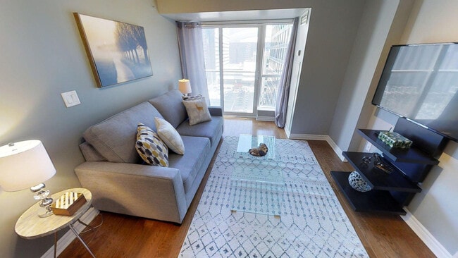 Building Photo - 104-270 Wellington St W