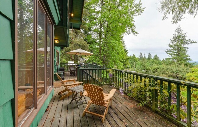 Photo - 3821 SW Hillside Dr