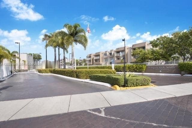 Building Photo - 7747 SW 86th St Unit D-402