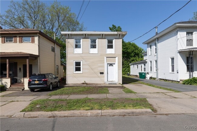 Photo - 170 W 8th St House