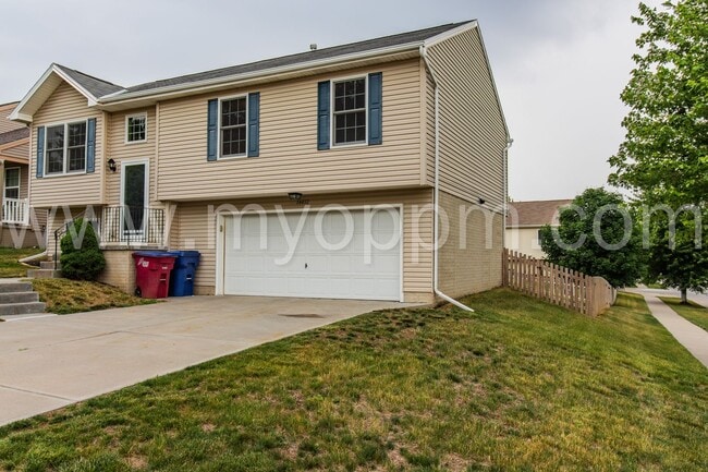 Photo - Available NOW! | 3 Bedroom / 2 Bathroom Home | Bennington