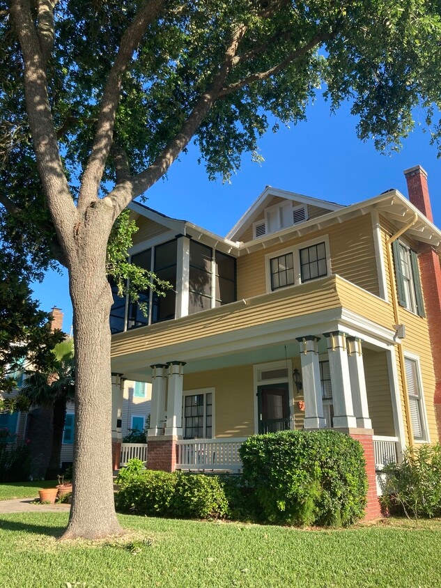 Photo - 1202 Winnie St (Galveston, TX)