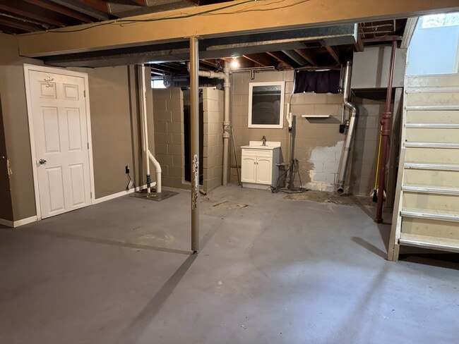 Photo - 2223 Falls Ave