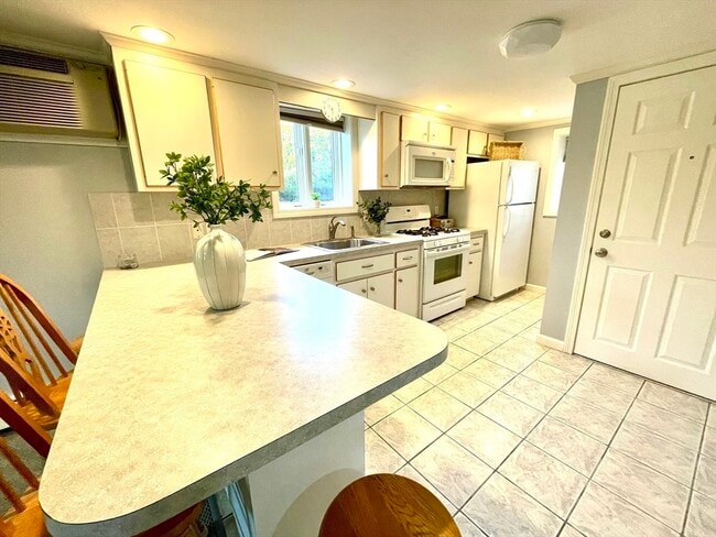 Photo - 73 Benefit St Unit B