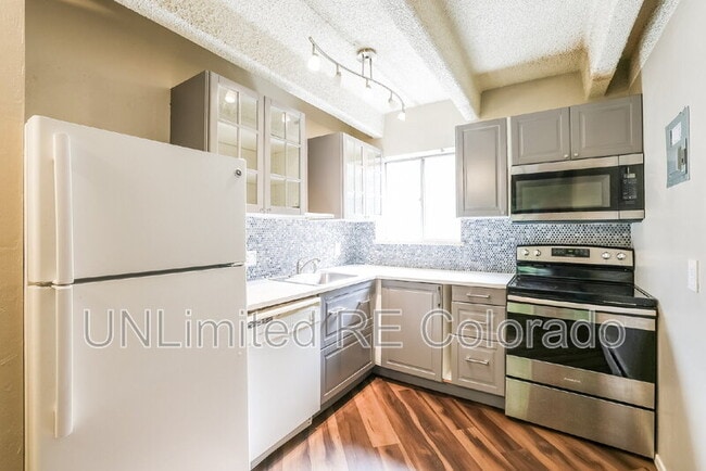 Building Photo - 2401 S Gaylord St Unit #304 Rental