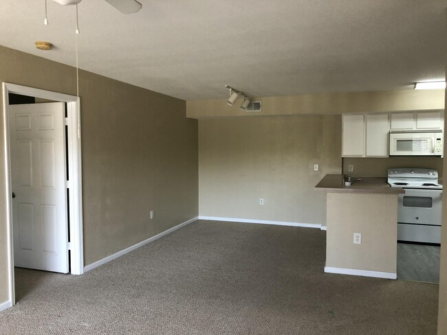 Photo - 181 SW Palm Dr Unit 203