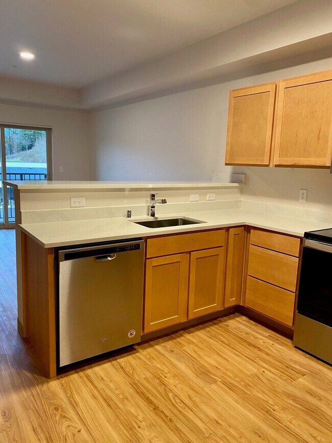 Photo - 1300 Telegraph Rd.