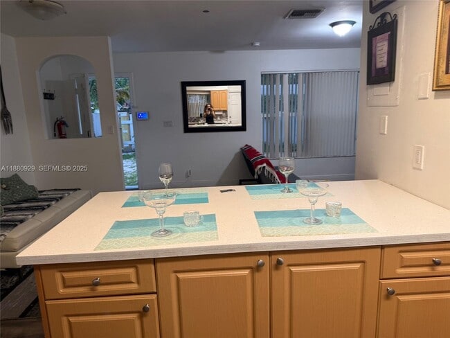 Photo - 2452 Madison St