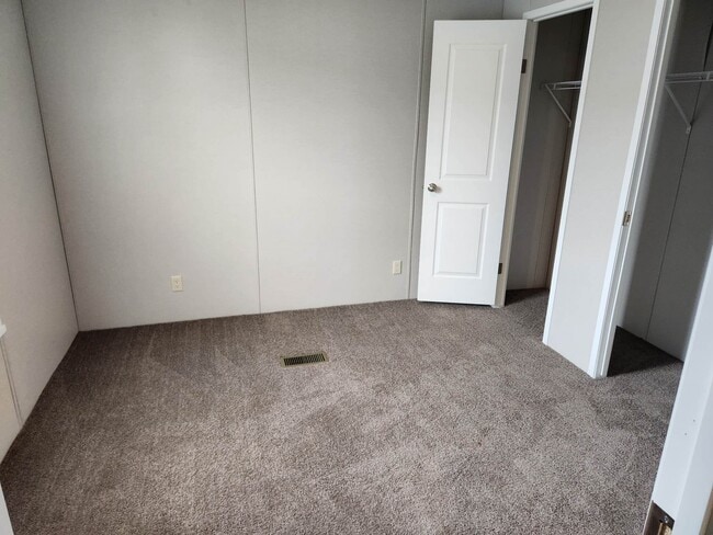 Photo - 2403 Birch St