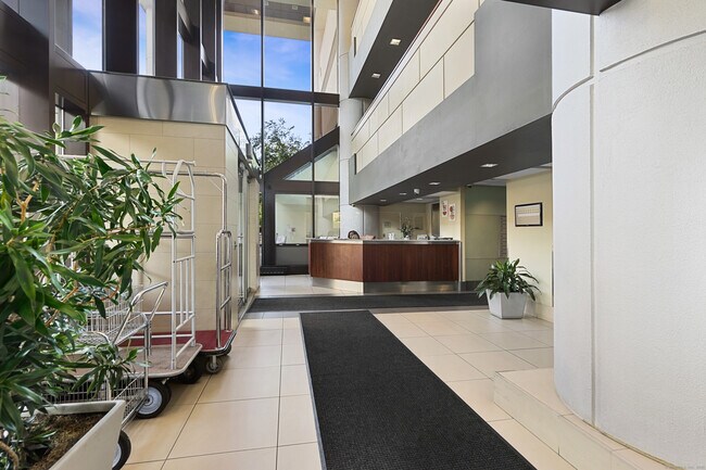 Photo - 127 Greyrock Pl Unidad APT 1409