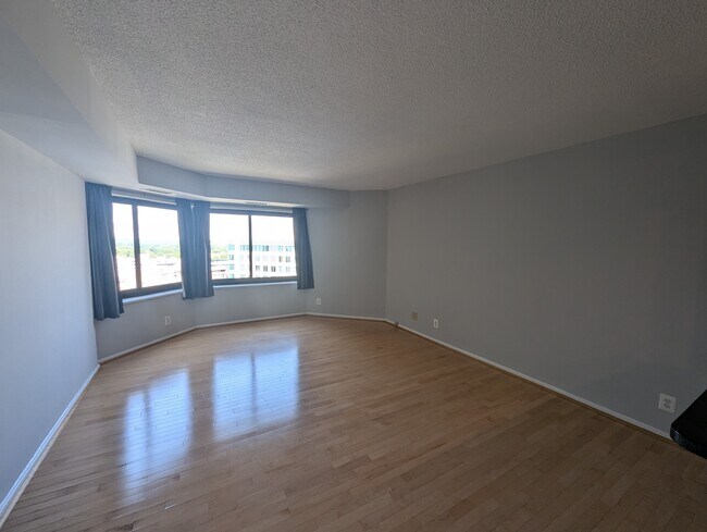 Photo - 900 N Stafford St Unidad 1802