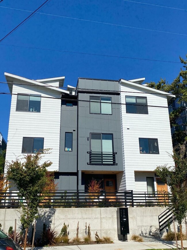 Available 7/1. Stunning newer Ballard Town... - Available 7/1. Stunning newer Ballard Town... House