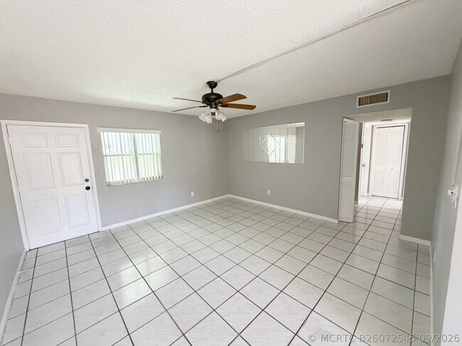 Photo - 320 SW 1st St Unit D-2