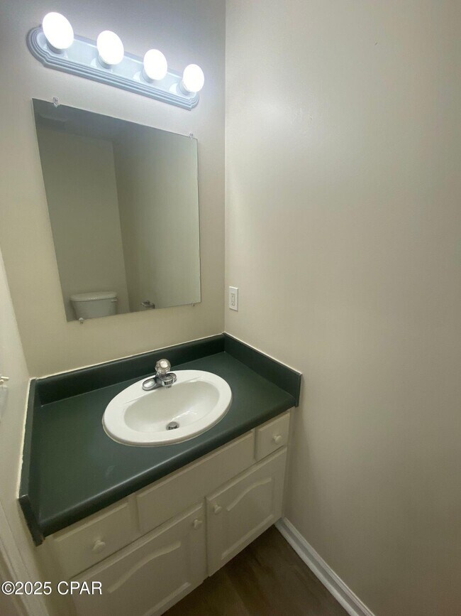 Photo - 711 N 9th St