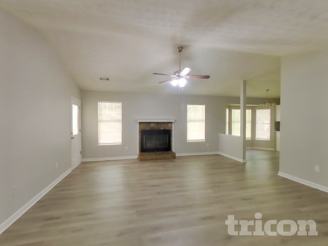 Photo - 270 Rosewood Dr
