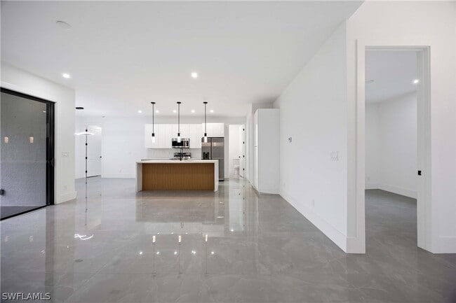 Photo - 2504 23rd St W