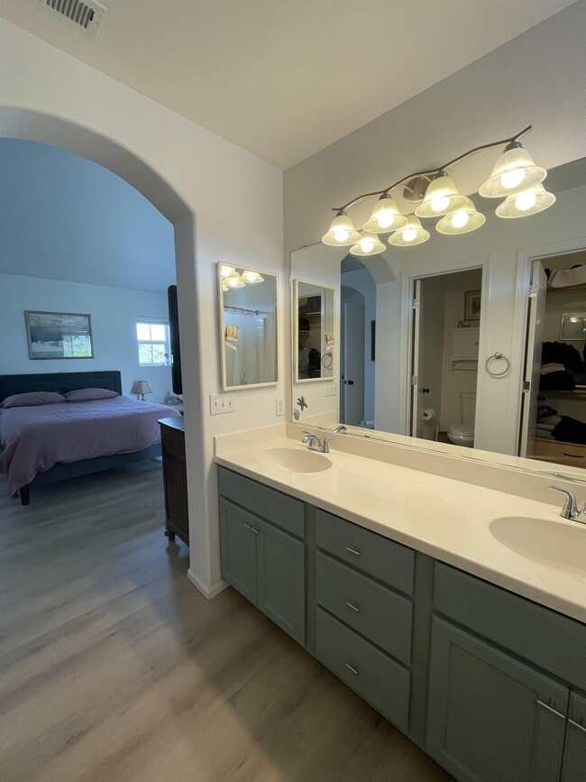 Photo - 1635 Hamlet Ln