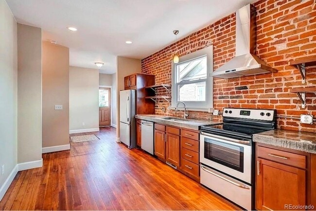 Photo - 3145 Josephine St