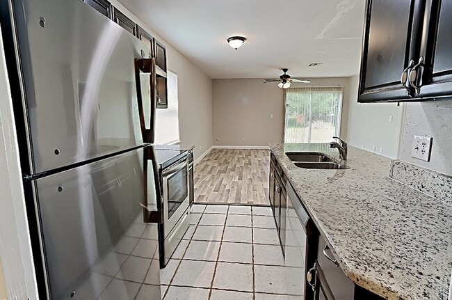 Photo - 14843 Astrolyn St