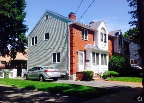 Building Photo - 10 Cozy St Rental
