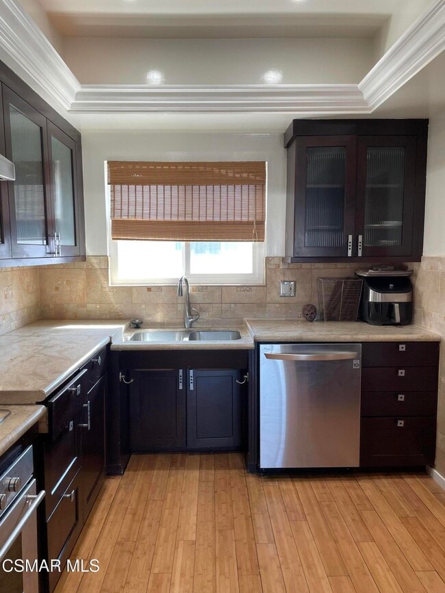 Photo - 3555 Keystone Av