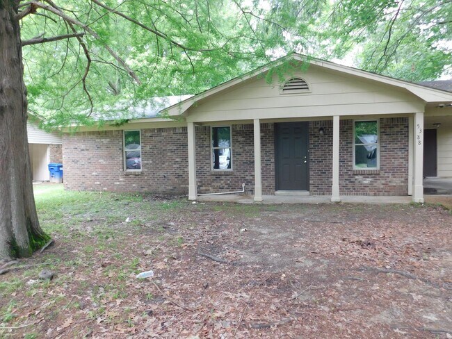 ****JUST REDUCED**** - ****JUST REDUCED**** House