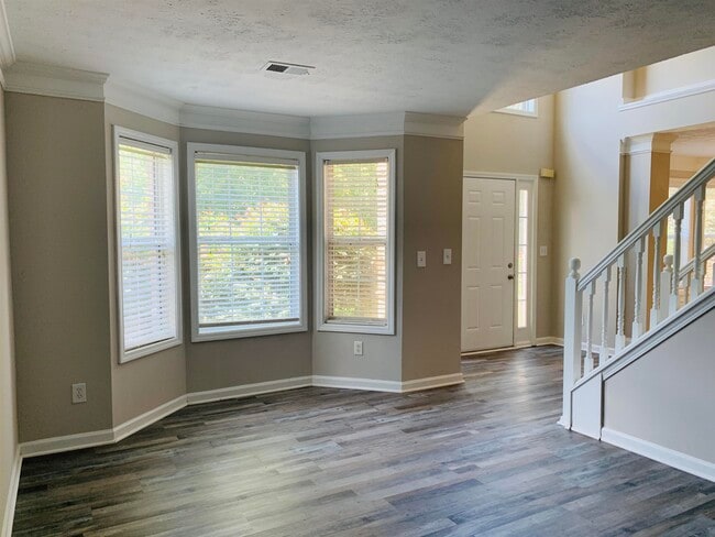 Photo - 325 Barrington Grange Dr