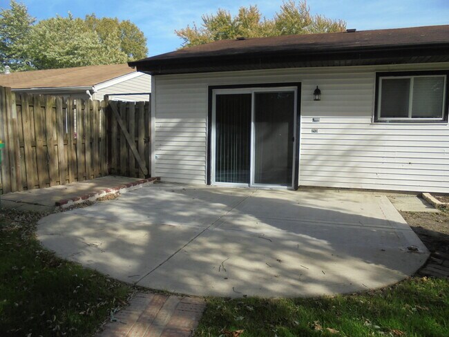 Photo - 408 Sunset Ln