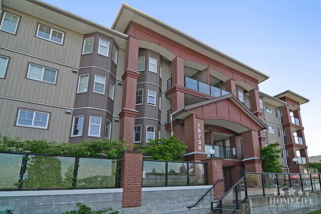 Photo - 2 Bed + 2 Bath + 1 Den Condo for Rent in L... Unit 203