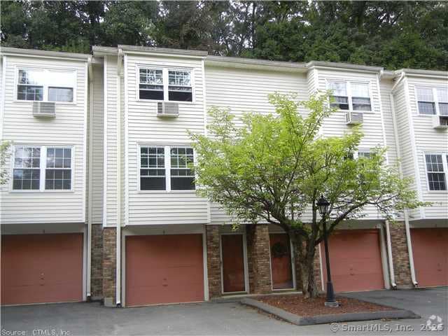 Building Photo - 250 Summer St Unit 11 Rental
