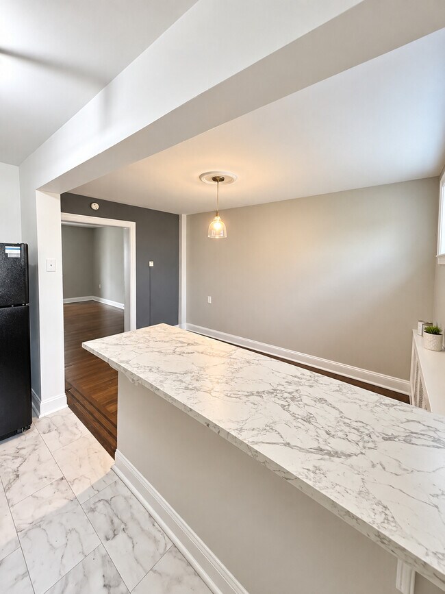 Photo - 6744 Linmore Ave