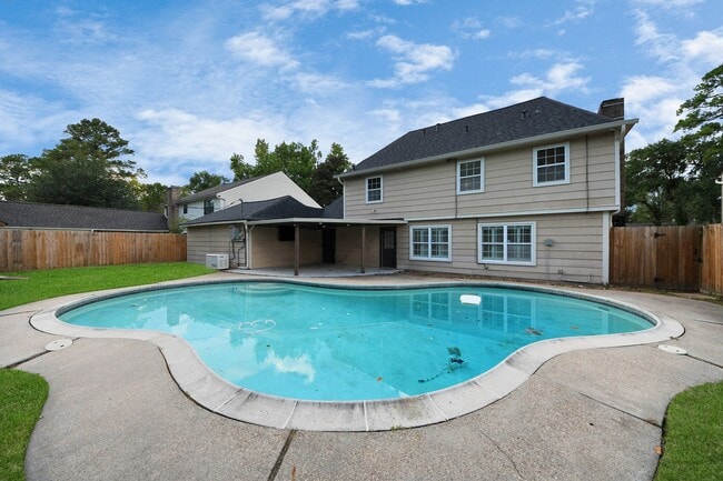 Photo - 1719 Saddlecreek Dr